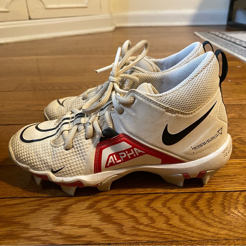 Nike softball cleats